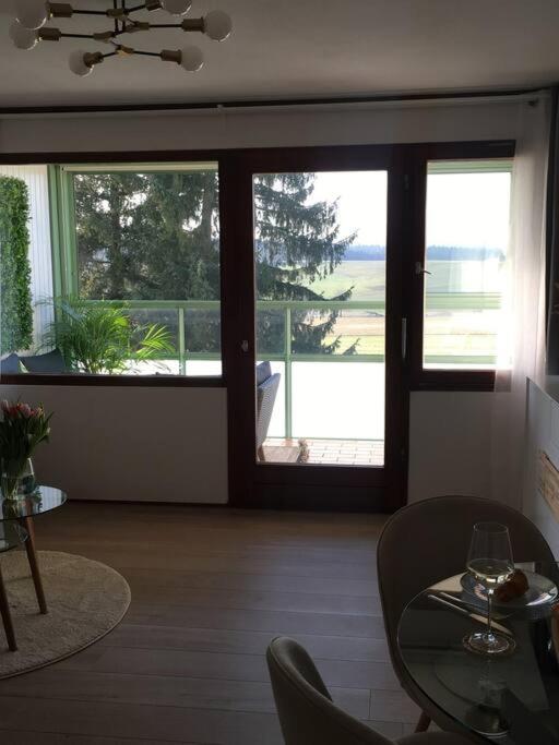 Gemuetliches Apartment Mit Wundervollem Weitblick Loffingen Bagian luar foto